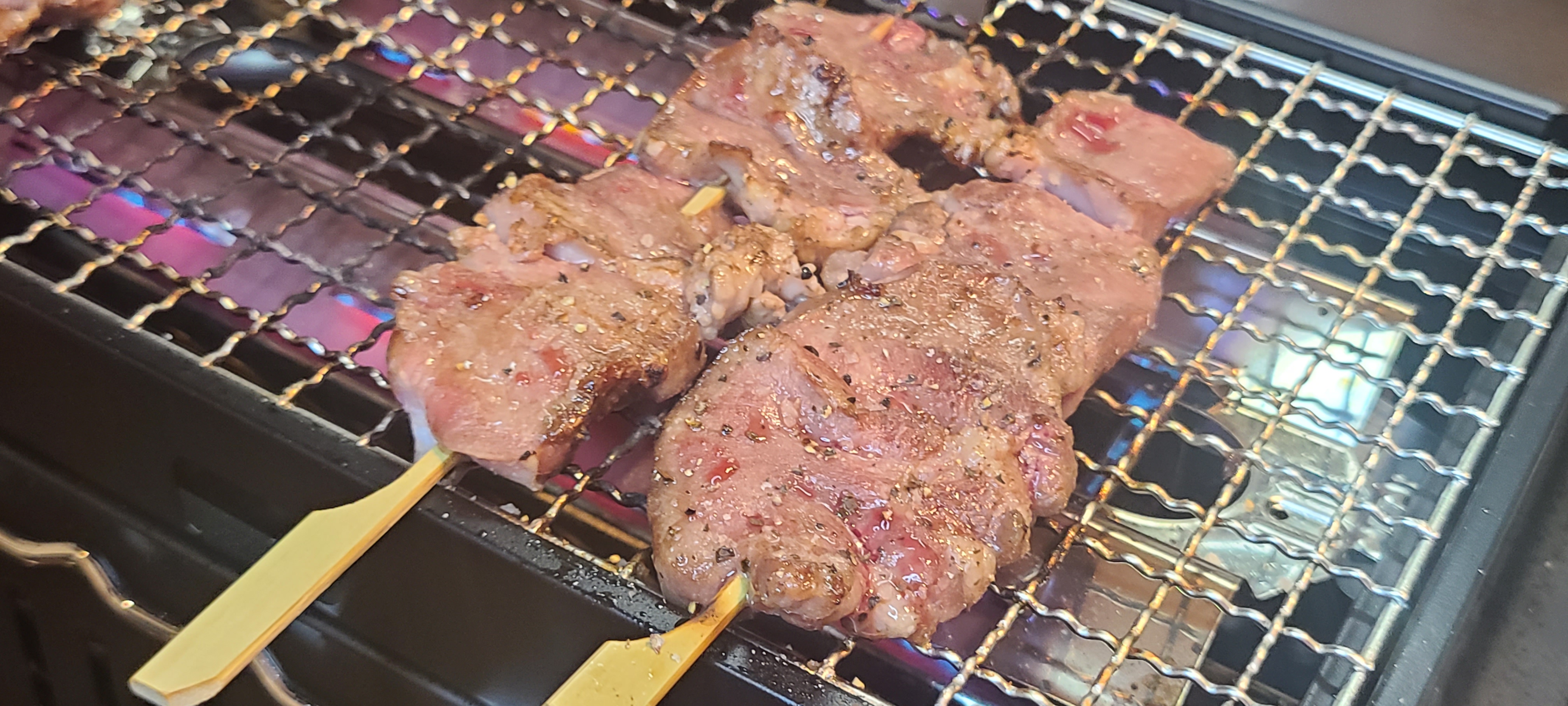 厚切り霜降りイベリコ豚タン串
