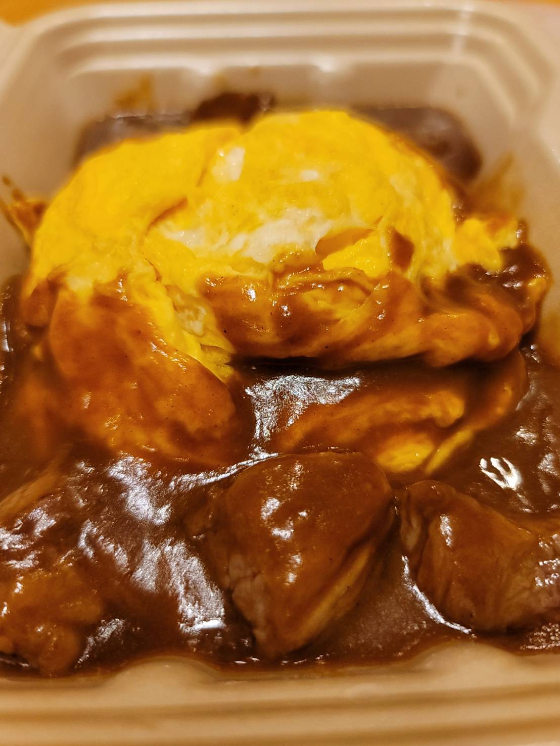 牛スジカレー天津丼　マーボー豆腐天津丼　海老ホタテ海鮮春巻き