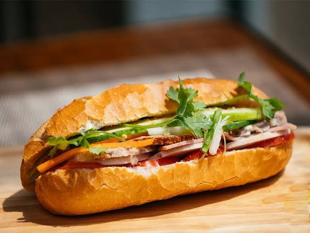 Bánh mì thập cẩmスペシャルバインミ-
