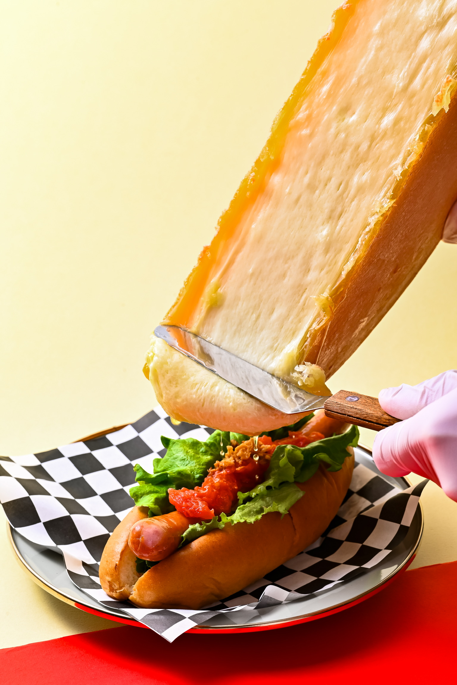 ラクレットチーズドッグ