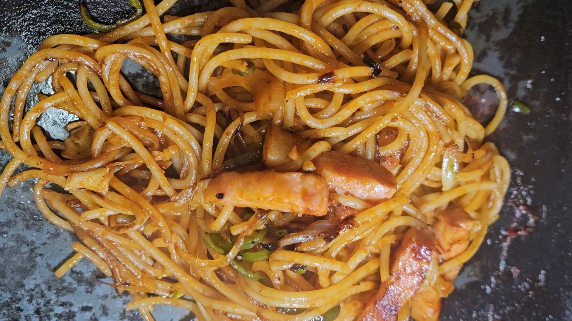 恵みポークの鉄板ナポリタン