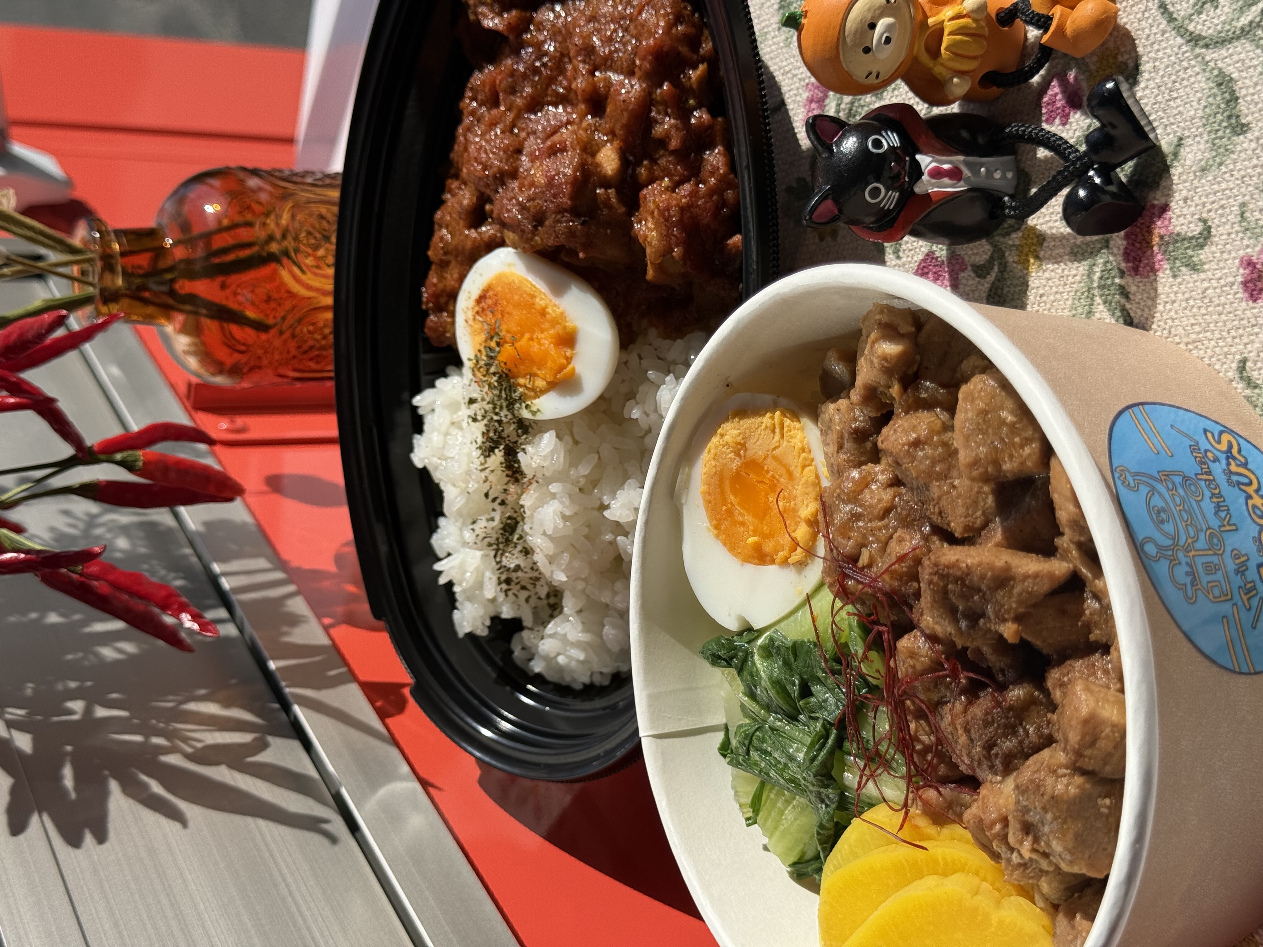 ルーロー飯、スパイスカレー、ダージーパイ（台湾風唐揚げ）、チーズポテト、タピオカ、フルーツティー